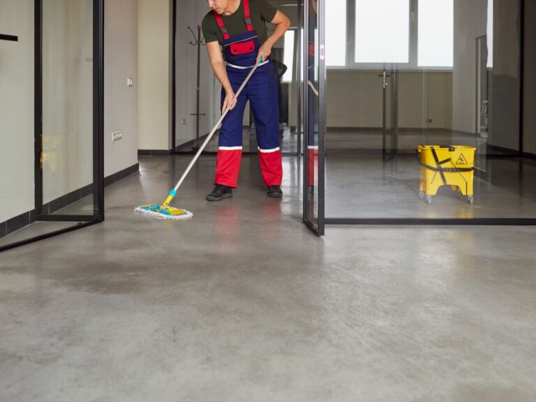 How to Choose the Right Office Cleaning Services in California